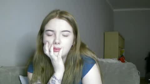 Snapshot of lollylol11 chatting on January 29, 2025, 7:53 pm Lilly online show from January 29, 2025, 7:53 pm