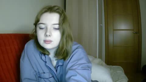 Snapshot of lollylol11 chatting on February 4, 2025, 2:32 pm Lilly online show from February 4, 2025, 2:32 pm