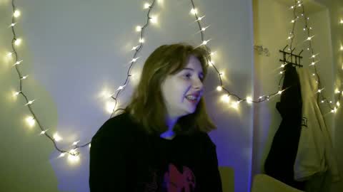 Snapshot of lollylol11 chatting on February 8, 2025, 11:45 pm Lilly online show from February 8, 2025, 11:45 pm