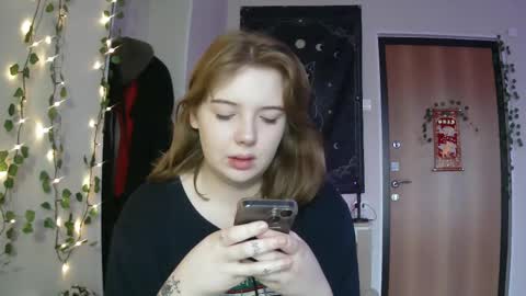 Snapshot of lollylol11 chatting on February 20, 2025, 2:46 pm Lilly online show from February 20, 2025, 2:46 pm