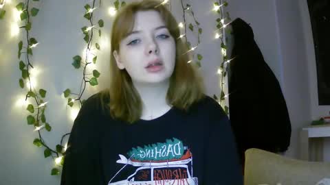 Snapshot of lollylol11 chatting on February 24, 2025, 2:48 pm Lilly online show from February 24, 2025, 2:48 pm