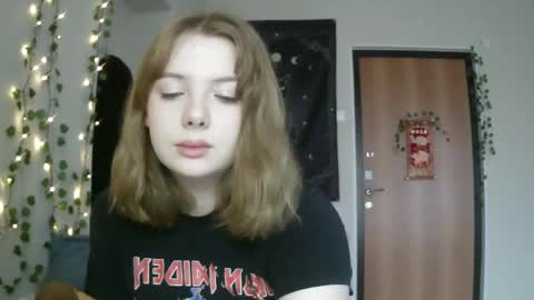 Snapshot of lollylol11 chatting on March 1, 2025, 2:02 pm Lilly online show from March 1, 2025, 2:02 pm