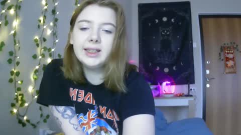 Snapshot of lollylol11 chatting on March 2, 2025, 12:43 pm Lilly online show from March 2, 2025, 12:43 pm