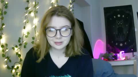 Snapshot of lollylol11 chatting on March 3, 2025, 2:26 pm Lilly online show from March 3, 2025, 2:26 pm