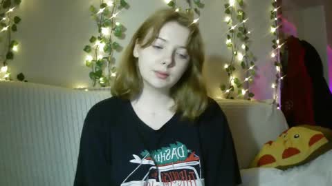 Snapshot of lollylol11 chatting on March 5, 2025, 4:35 pm Lilly online show from March 5, 2025, 4:35 pm