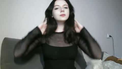 Snapshot of lollylol11 chatting on October 28, 2025, 1:25 pm Lilly online show from October 28, 2025, 1:25 pm