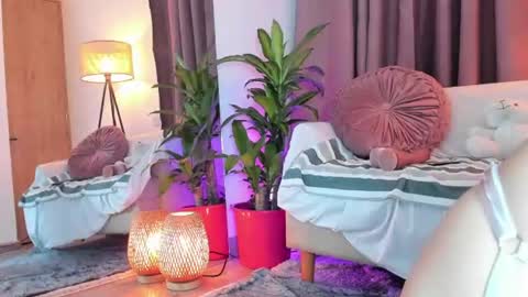 Snapshot of lollypetitte_ chatting on July 2, 2026, 3:34 am Lolly online show from July 2, 2026, 3:34 am