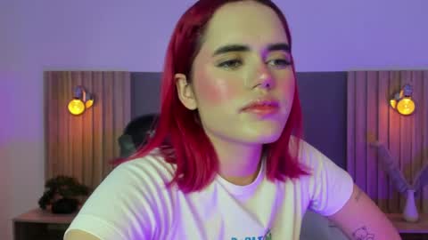 L O L Y online show from May 13, 2026, 2:20 am