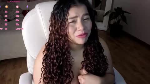 loly_marce online show from September 15, 2025, 8:53 pm