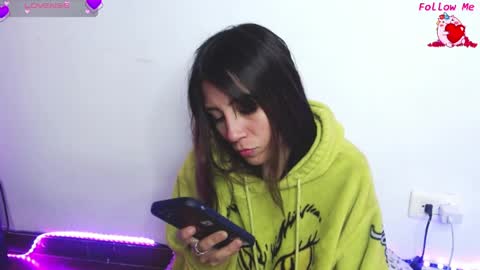 Loly  online show from April 18, 2026, 9:13 am