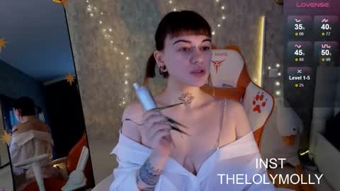 Molli online show from November 23, 2025, 10:04 am