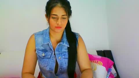 Snapshot of lomaslindosoyyo chatting on January 29, 2025, 12:01 am estehfania online show from January 29, 2025, 12:01 am