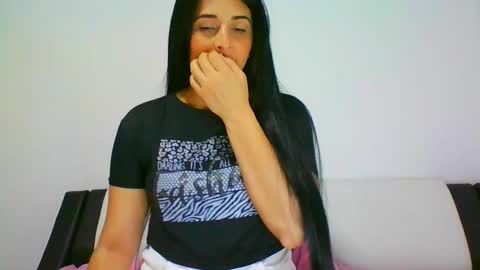Snapshot of lomaslindosoyyo chatting on February 6, 2025, 10:32 pm estehfania online show from February 6, 2025, 10:32 pm