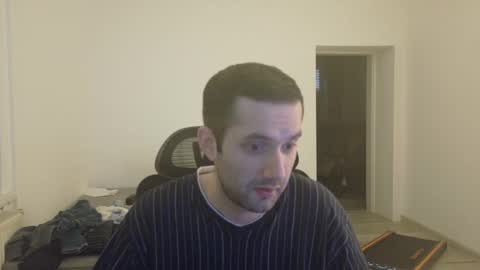 Snapshot of londonboy918070 chatting on February 28, 2025, 11:25 am londonboy918070 online show from February 28, 2025, 11:25 am