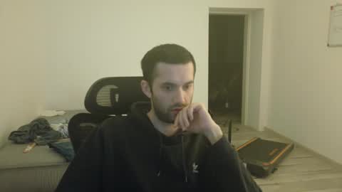 Snapshot of londonboy918070 chatting on March 4, 2025, 9:43 pm londonboy918070 online show from March 4, 2025, 9:43 pm