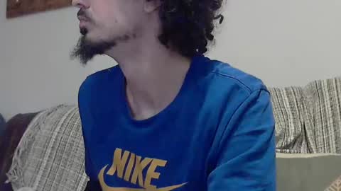 Snapshot of longnight5 chatting on December 6, 2024, 8:15 am Alejandro Rulitos Twitter longnight55 Intagram 5longnight5 online show from December 6, 2024, 8:15 am