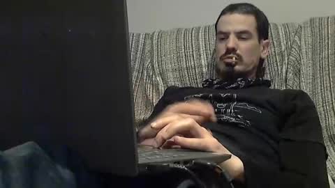 Snapshot of longnight5 chatting on January 28, 2025, 4:18 am Alejandro Rulitos Twitter longnight55 Intagram 5longnight5 online show from January 28, 2025, 4:18 am