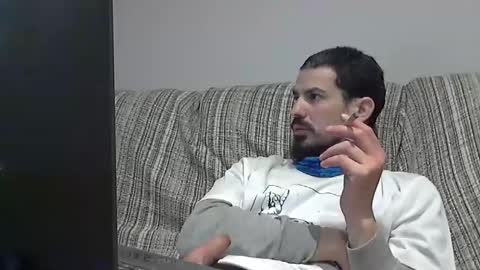 Snapshot of longnight5 chatting on February 11, 2025, 7:16 pm Alejandro Rulitos Twitter longnight55 Intagram 5longnight5 online show from February 11, 2025, 7:16 pm