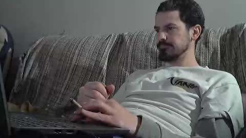 Snapshot of longnight5 chatting on January 19, 2026, 4:22 pm Alejandro Rulitos Twitter longnight55 Intagram 5longnight5 online show from January 19, 2026, 4:22 pm