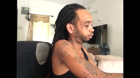 Snapshot of longshaft_ chatting on September 21, 2025, 3:02 pm longshaft_ online show from September 21, 2025, 3:02 pm