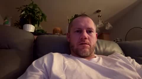 Snapshot of longstrokin8869 chatting on March 4, 2025, 7:19 am Bradsobad88 online show from March 4, 2025, 7:19 am