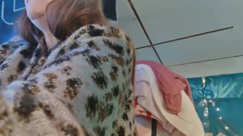 Londoncashmere69  online show from January 31, 2025, 4:27 pm