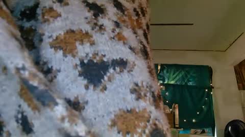 Londoncashmere69  online show from March 12, 2025, 4:35 pm