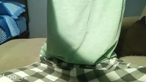 Snapshot of loo_is chatting on February 4, 2025, 8:24 am loo_is online show from February 4, 2025, 8:24 am