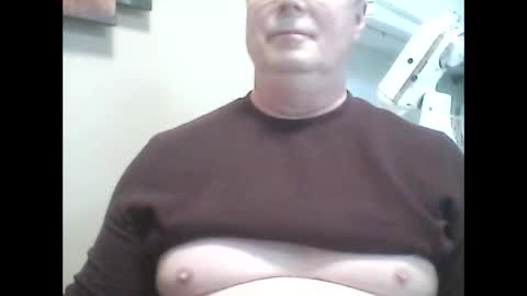 look823 online show from October 30, 2025, 7:47 pm