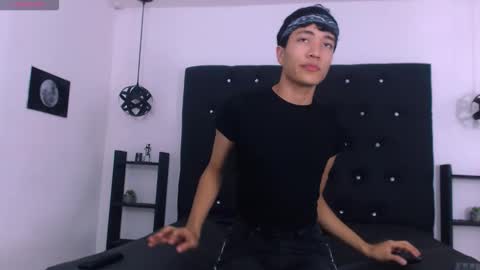 look pirs online show from January 7, 2026, 7:27 pm