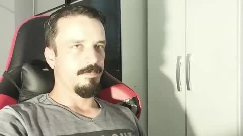 Snapshot of lookaz4010 chatting on January 1, 2025, 3:46 pm Lucas online show from January 1, 2025, 3:46 pm