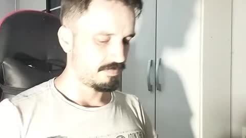 Snapshot of lookaz4010 chatting on March 7, 2025, 12:45 pm Lucas online show from March 7, 2025, 12:45 pm