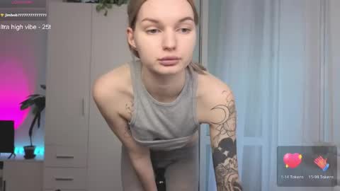 Luna online show from April 18, 2026, 4:33 pm