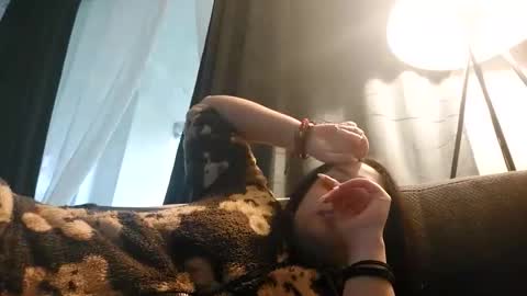 Snapshot of loolaunshaved chatting on October 27, 2025, 3:27 pm loolaunshaved online show from October 27, 2025, 3:27 pm