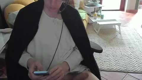 Snapshot of loomie chatting on May 30, 2026, 9:17 am loomie online show from May 30, 2026, 9:17 am