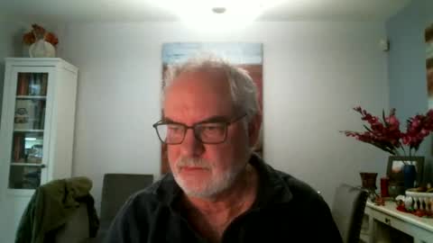 Snapshot of loop102 chatting on December 27, 2024, 6:20 pm loop102 online show from December 27, 2024, 6:20 pm