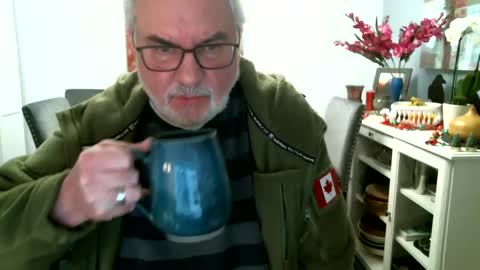 Snapshot of loop102 chatting on January 5, 2025, 1:45 am loop102 online show from January 5, 2025, 1:45 am