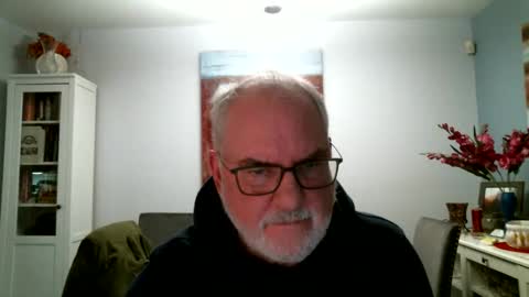 Snapshot of loop102 chatting on February 1, 2025, 1:02 am loop102 online show from February 1, 2025, 1:02 am