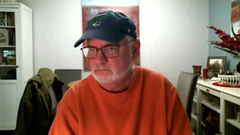 Snapshot of loop102 chatting on March 8, 2025, 1:06 am loop102 online show from March 8, 2025, 1:06 am