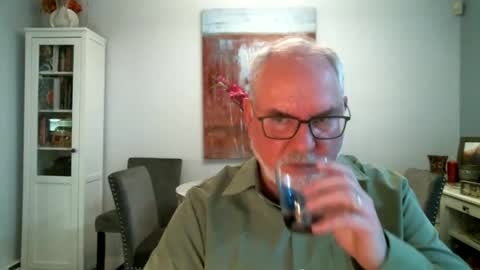 Snapshot of loop102 chatting on September 27, 2025, 2:16 am loop102 online show from September 27, 2025, 2:16 am