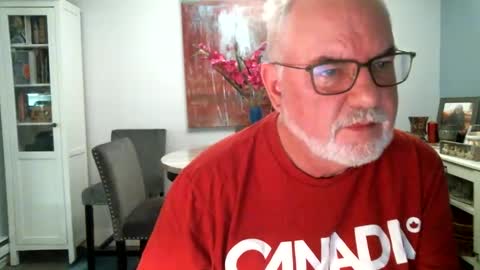 Snapshot of loop102 chatting on September 27, 2025, 3:28 pm loop102 online show from September 27, 2025, 3:28 pm