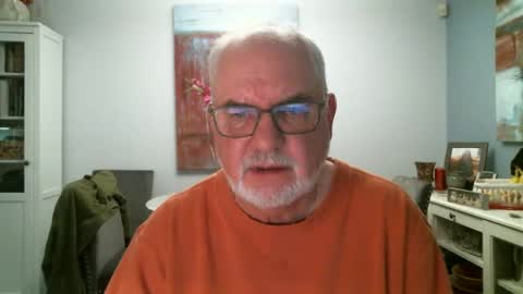 Snapshot of loop102 chatting on October 3, 2025, 11:46 pm loop102 online show from October 3, 2025, 11:46 pm