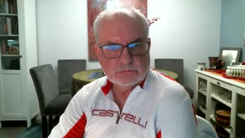 Snapshot of loop102 chatting on April 22, 2026, 1:30 am loop102 online show from April 22, 2026, 1:30 am
