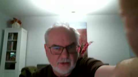 Snapshot of loop102 chatting on May 1, 2026, 5:50 pm loop102 online show from May 1, 2026, 5:50 pm