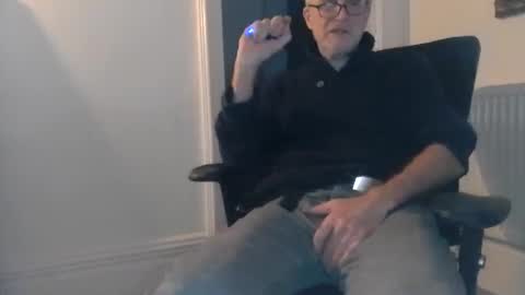 Snapshot of loose565 chatting on January 12, 2025, 2:03 am loose565 online show from January 12, 2025, 2:03 am