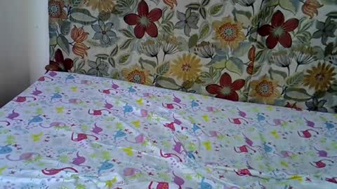 Snapshot of lora_amor chatting on July 9, 2026, 7:45 am lora_amor online show from July 9, 2026, 7:45 am