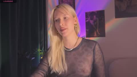 Snapshot of lora_hellyeah chatting on September 30, 2025, 4:34 pm Lora heil online show from September 30, 2025, 4:34 pm