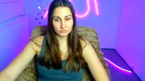 Lora online show from March 19, 2026, 12:42 pm