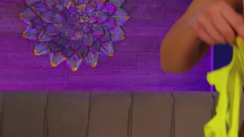 Lora online show from February 25, 2026, 8:40 pm