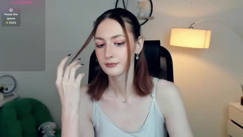 Lora online show from November 20, 2025, 10:48 am